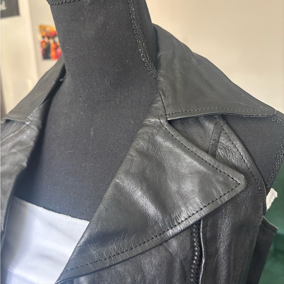 Hot Leather Cropped Black Leather Vest - Picture 8 of 10